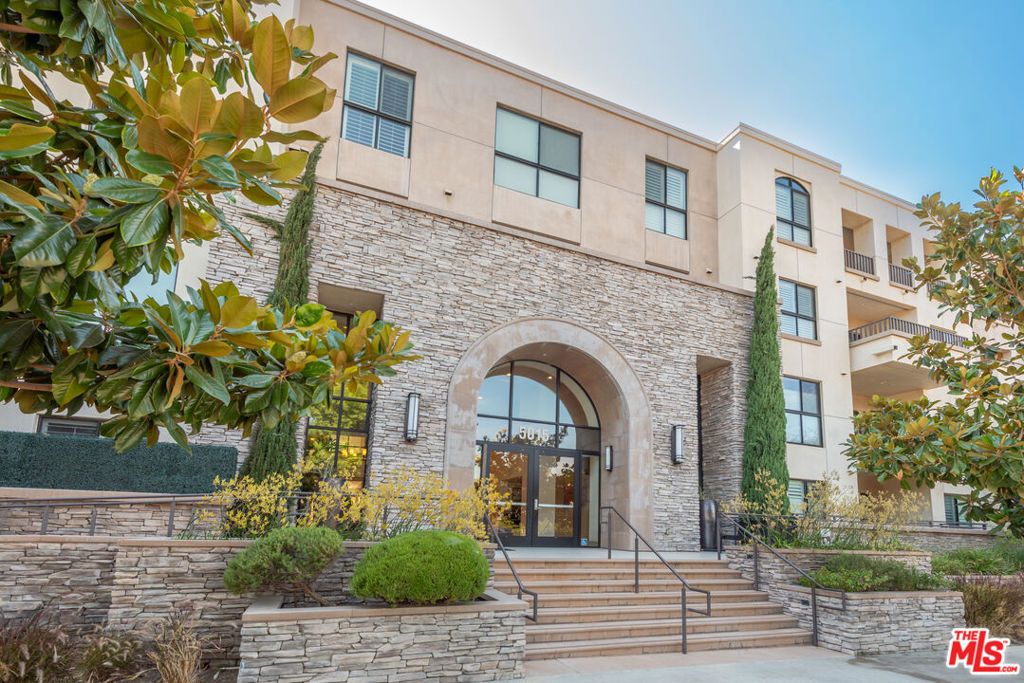 Photo of 5015 Balboa Boulevard #408, Encino, CA 91316 (MLS # 25574321)