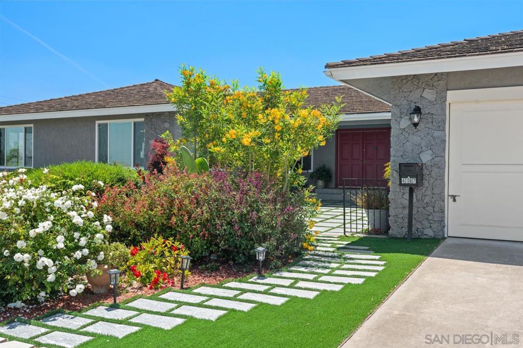 4187 E Arrieta Cir