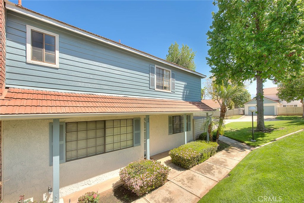 28 Dearborn Circle