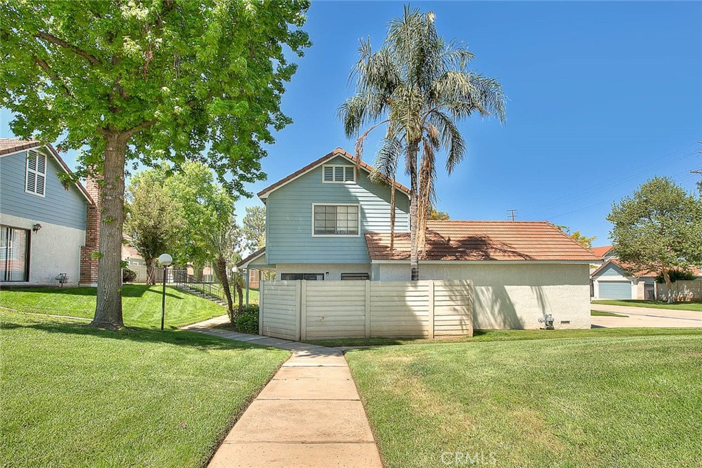 28 Dearborn Circle