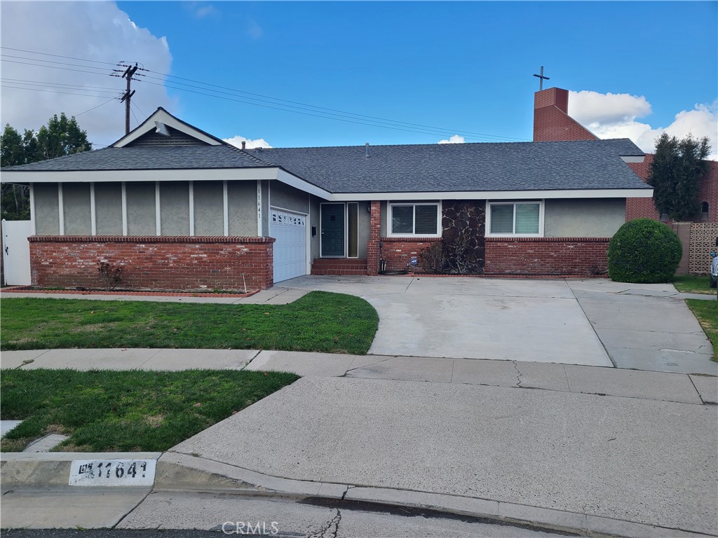 Sold before listing
Famous Los Alamitos Highland Tract. Rossmoor School district 11,000 sqft cul-de-sac lot. Large 4 bedroom one story home (2,059 sqft) completely remodeled. 2 bathrooms. New paint, laminated wood floors, double pane windows, binds and more. Built in appliances. Stove, oven, Microwave, dishwasher. Located in a cul-de-sac. Large front and rear yards. Font yard sprinkler systems. Slab patio, Ceiling fans, forced air heating with central AC. Custom Oak cabinets, Extra pantry with pull out drawers. Mirror closet doors. Fireplace.