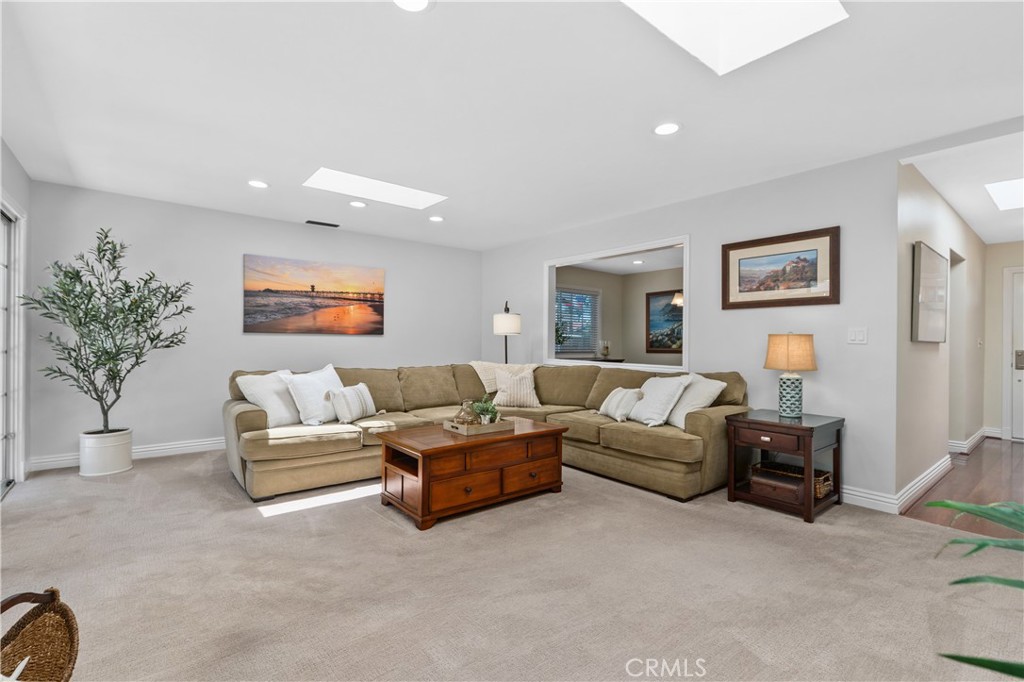4589 Hazelnut Avenue