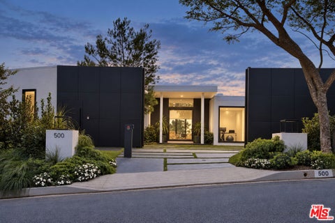 Photo of 500 Chalette Drive, Beverly Hills, CA 90210 (MLS # 26104380)