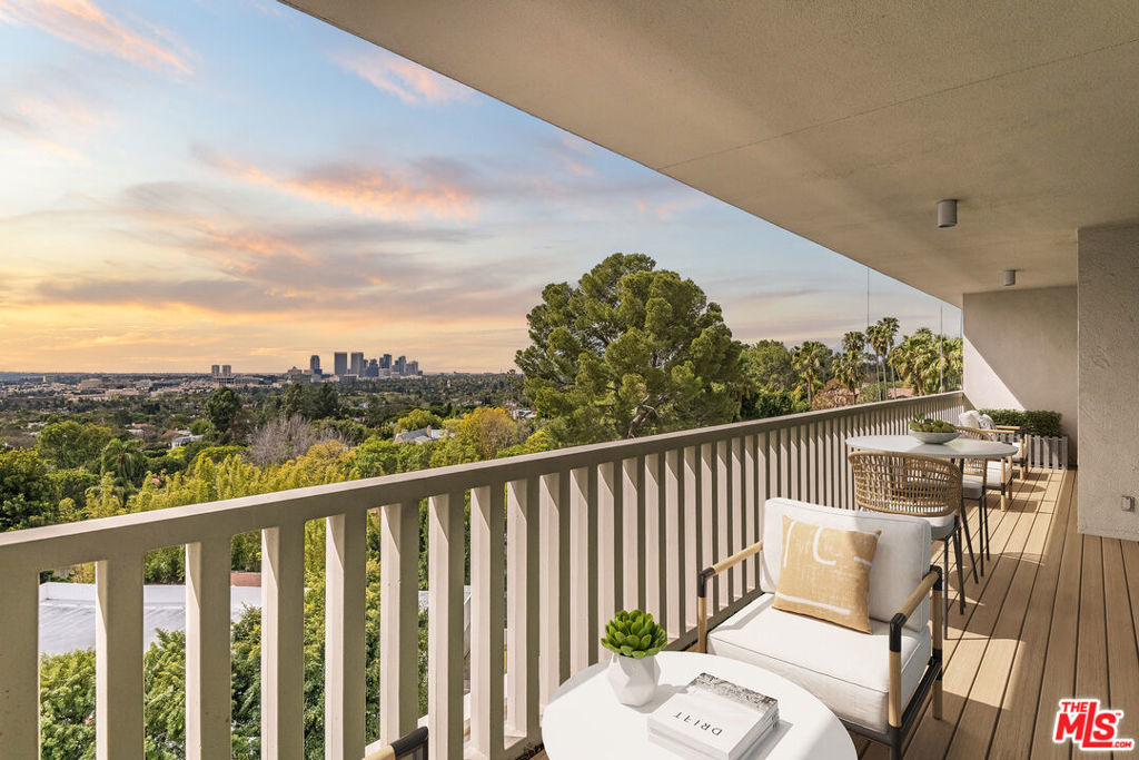 9255 Doheny Road 706