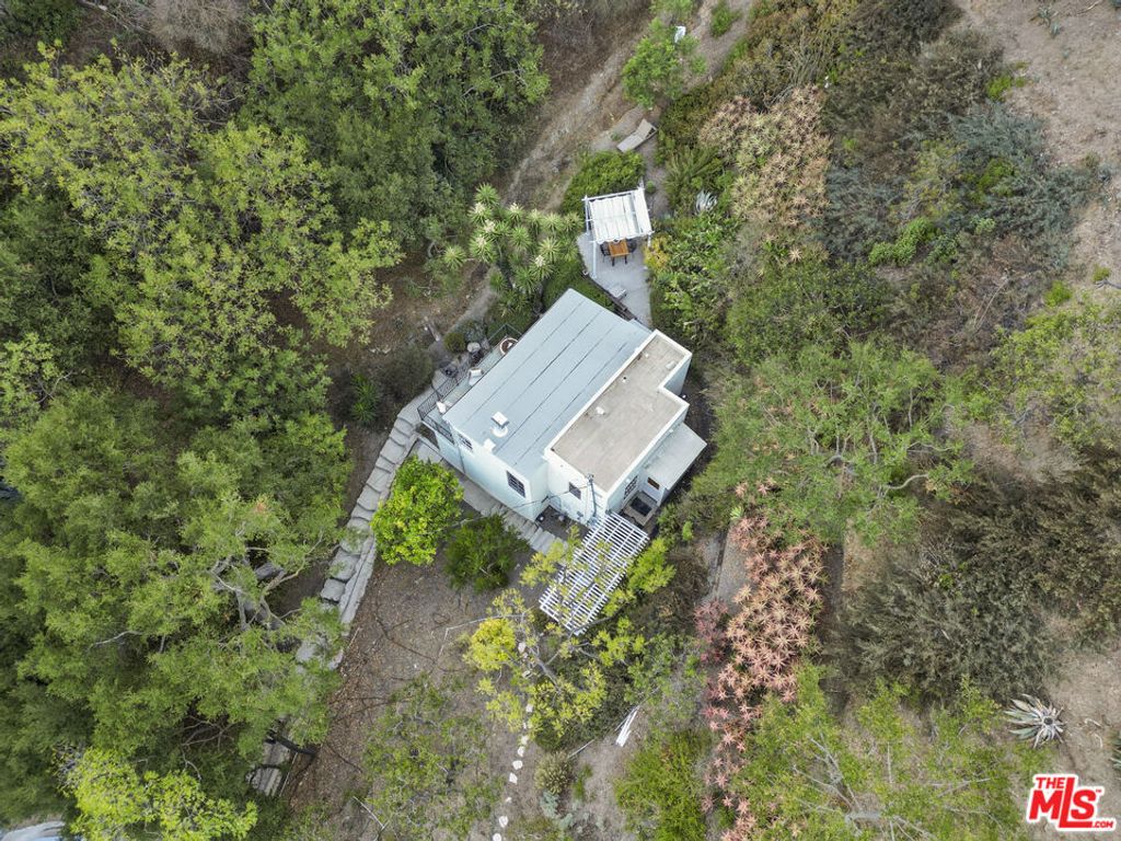 Photo of 1205 N Beverly Glen Boulevard, Los Angeles, CA 90077 (MLS # 25588427)