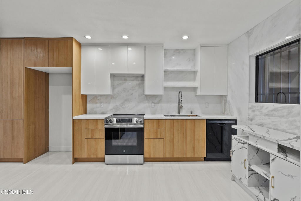 1401 Valley View Road 426