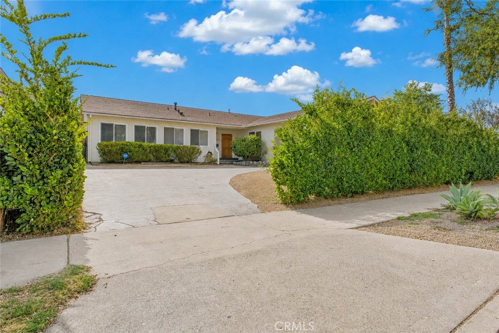 7928 Owensmouth