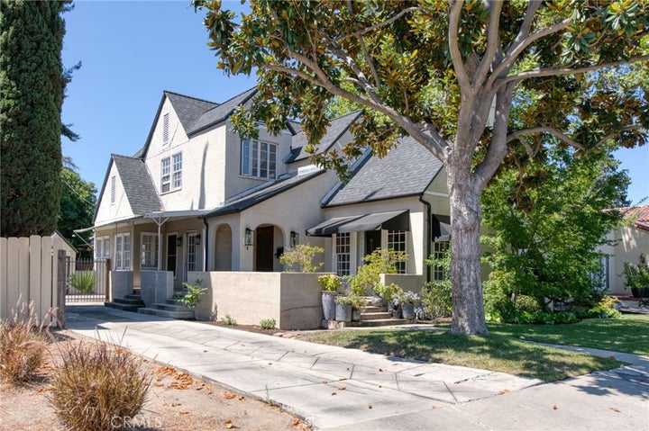 Photo 1 of 40 — 544 E Clinton, Fresno, CA 93704