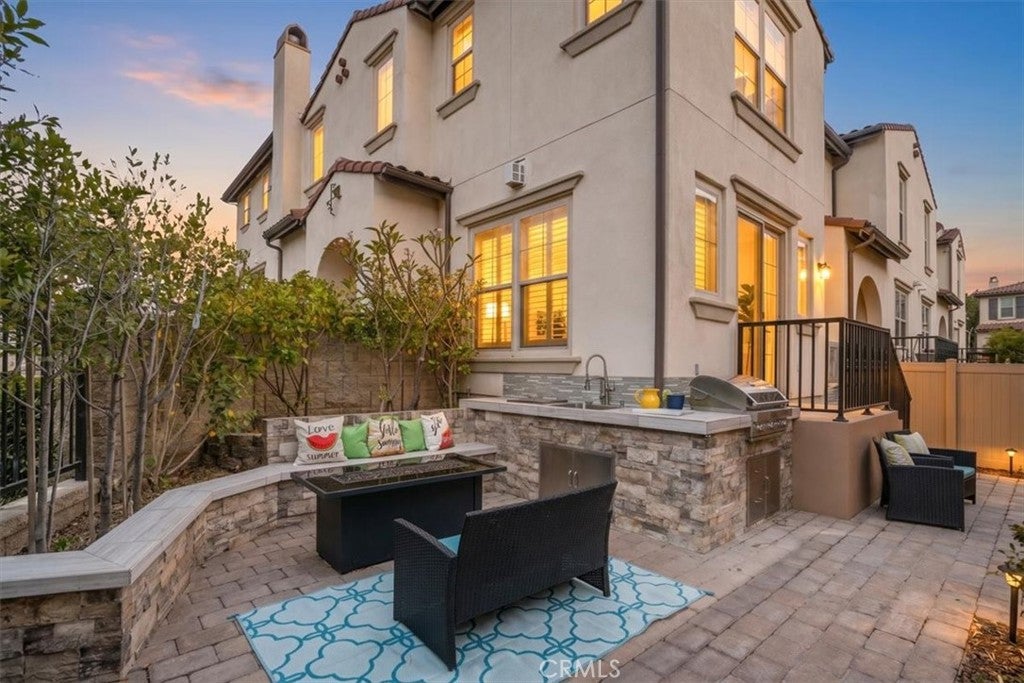 18664 Putting Green DR