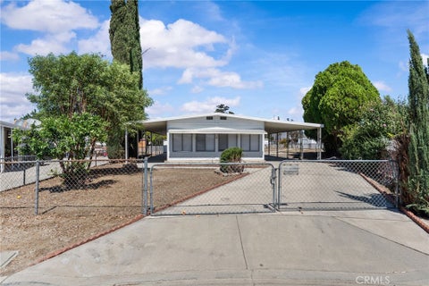 Photo of 324 Long Street, Hemet, CA 92543 (MLS # SW26201337)