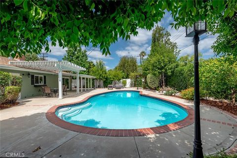 Tiny photo for 23313 Cohasset Street, West Hills, CA 91304 (MLS # SR26149258)