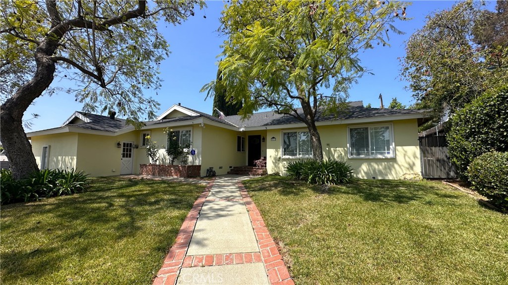 9931 Amestoy Avenue