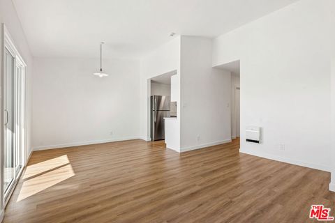 Photo of 836 Ashland Avenue #6, Santa Monica, CA 90405 (MLS # 26651125)