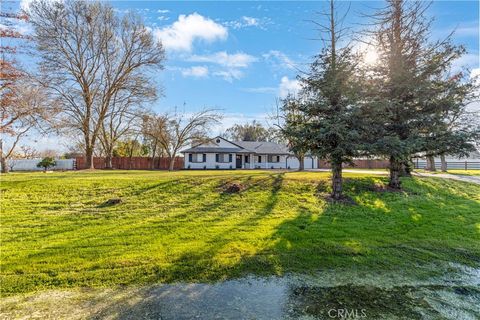 Photo of 28702 Rancho Ave, Madera, CA 93638 (MLS # MC26082878)