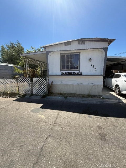Photo of 1301 Avenue I, Lancaster, CA 93535 (MLS # SR26195009)