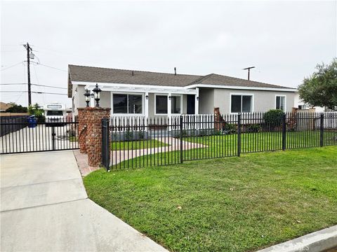 Photo of 13911 13911 Pacific Avenue, Westminster, CA 92683 (MLS # OC25235781)