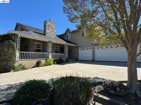 Photo of 4205 Quail Hollow Pl Pl, Castro Valley, CA 94546 (MLS # 41128257)