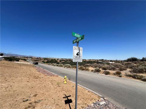 Photo of 0 Farmington, Oak Hills, CA 92344 (MLS # IG26123701)