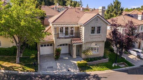 Photo of 39 Arroyo View Circle, Belmont, CA 94002 (MLS # ML82043130)