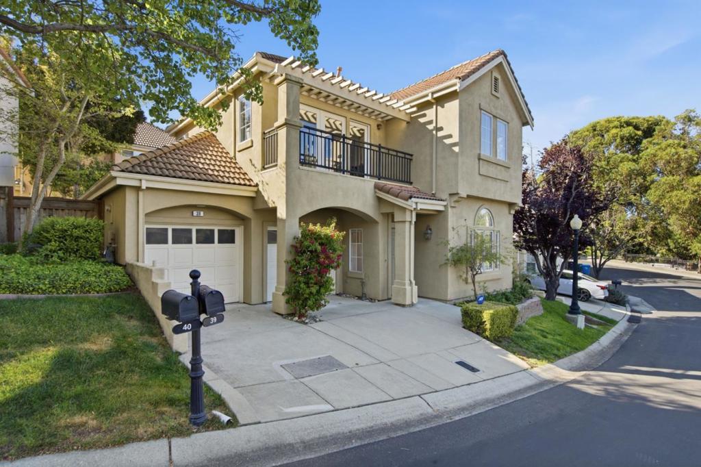 39 Arroyo View Circle