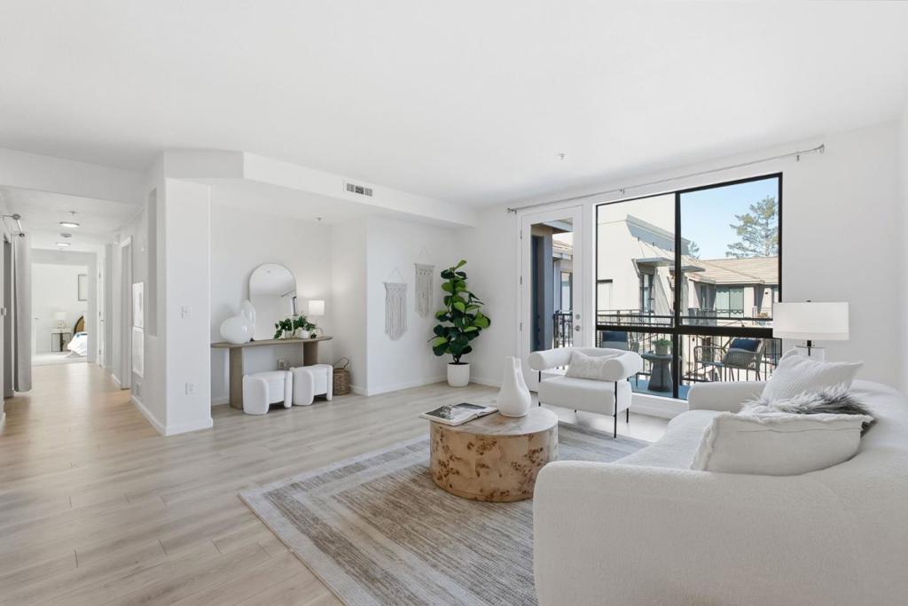 19503 Stevens Creek Boulevard 320