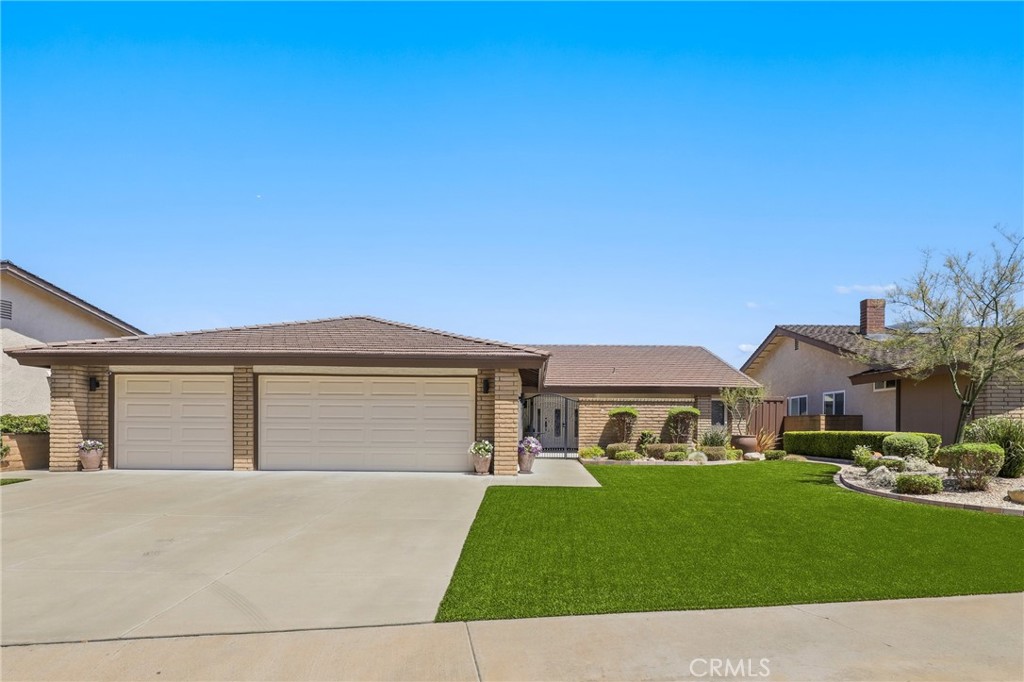 2142 Hilltop Court