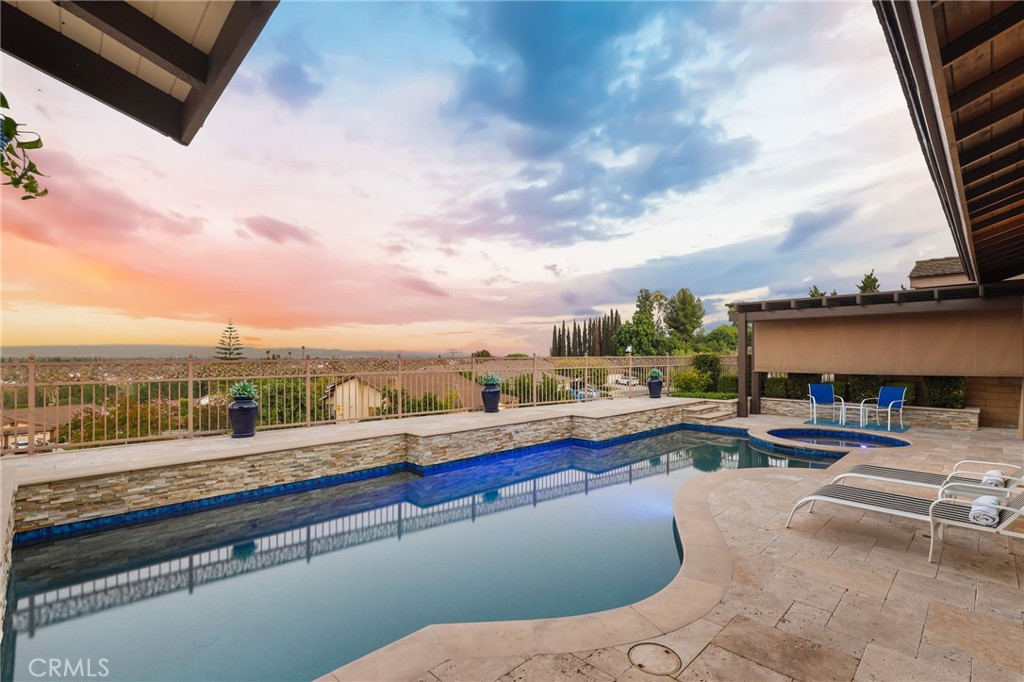 2142 Hilltop Court