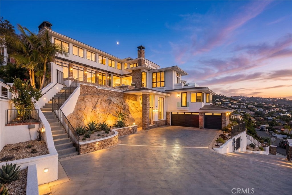 1076 Skyline Drive, Laguna Beach CA 92651 - Photo 59