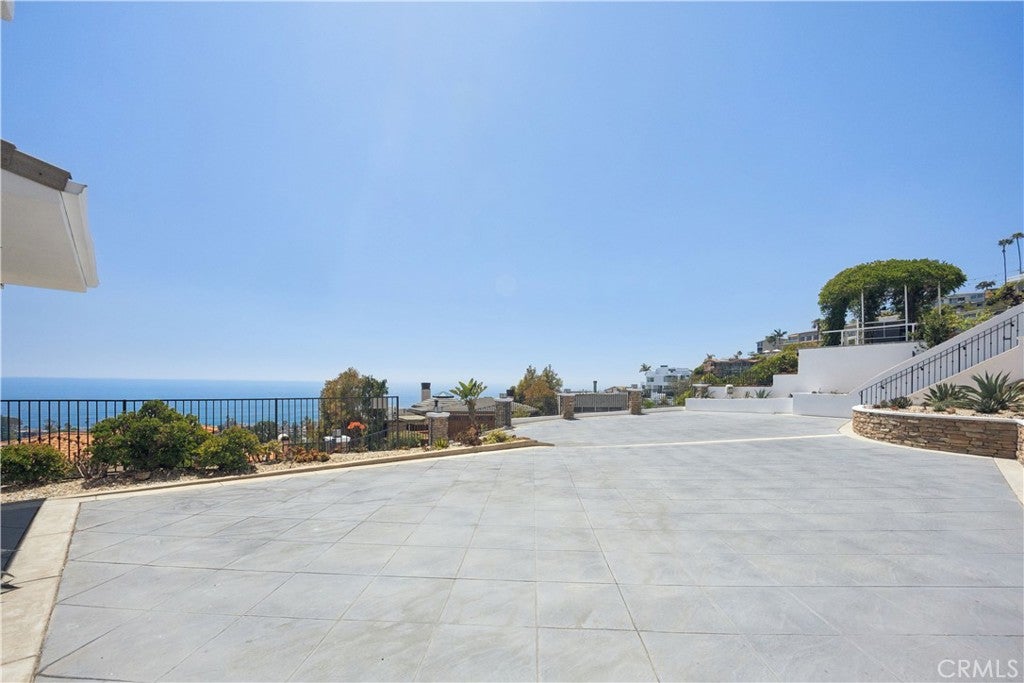1076 Skyline Drive, Laguna Beach CA 92651 - Photo 8