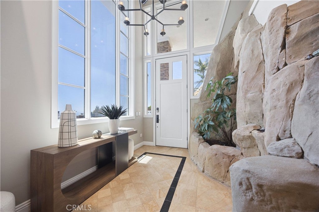1076 Skyline Drive, Laguna Beach CA 92651 - Photo 23