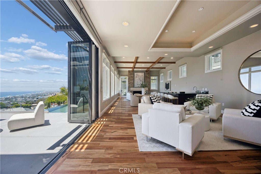 1076 Skyline Drive, Laguna Beach CA 92651 - Photo 37