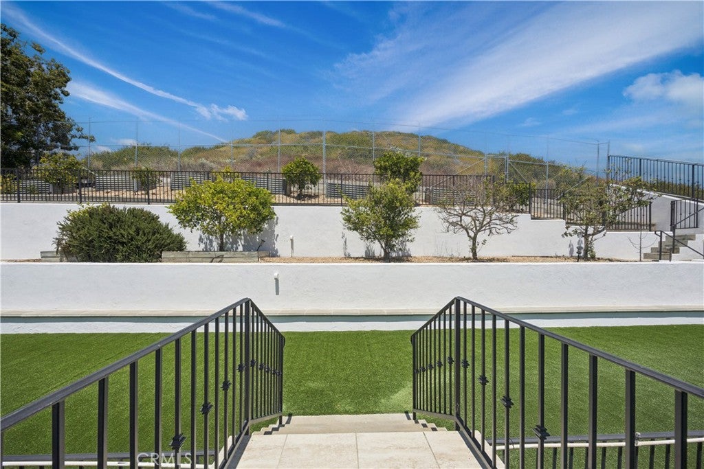 1076 Skyline Drive, Laguna Beach CA 92651 - Photo 21