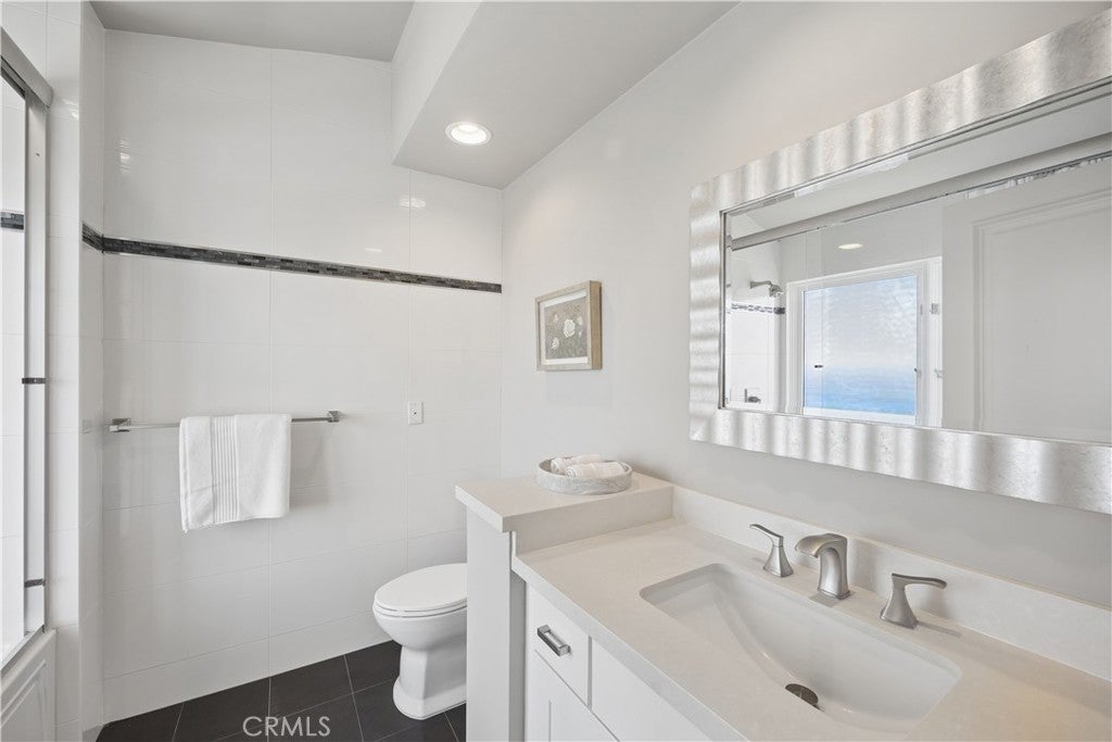 1076 Skyline Drive, Laguna Beach CA 92651 - Photo 53