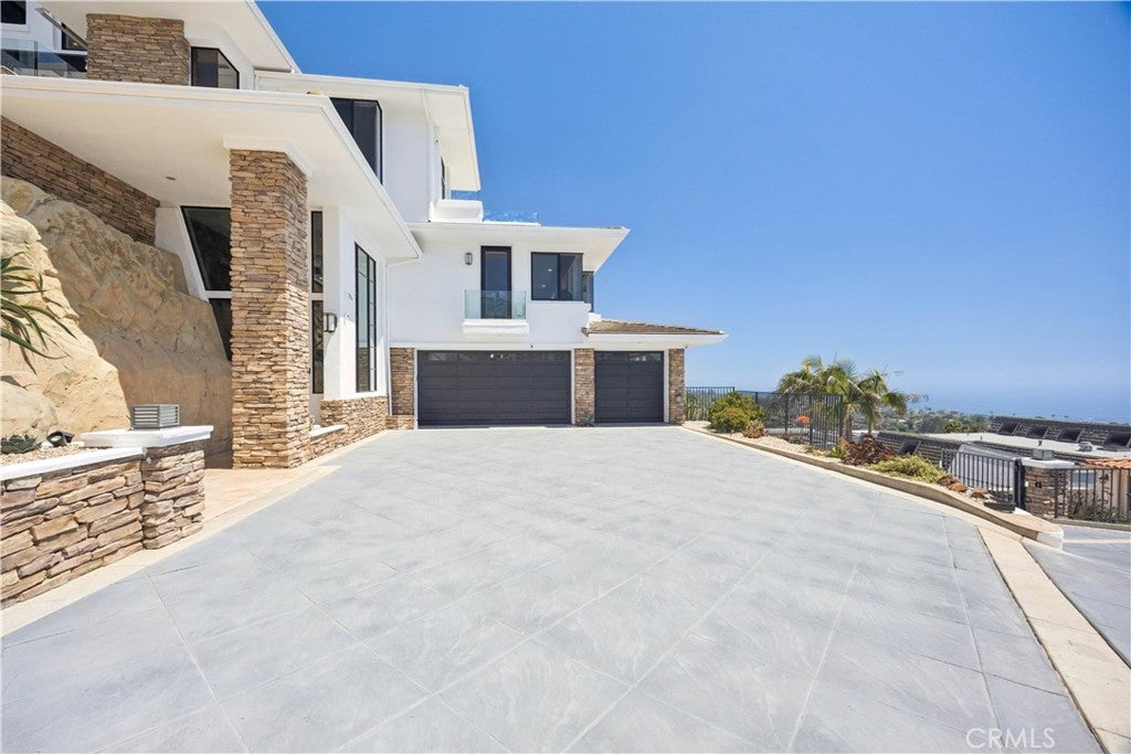 1076 Skyline Drive, Laguna Beach CA 92651 - Photo 6