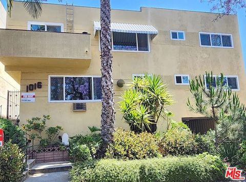 Photo of 1016 N Edinburgh Avenue #9, West Hollywood, CA 90069 (MLS # 26752491)