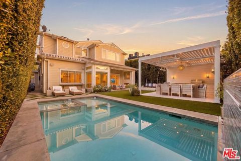 Photo of 4257 Farmdale Avenue, Studio City, CA 91604 (MLS # 26848291)