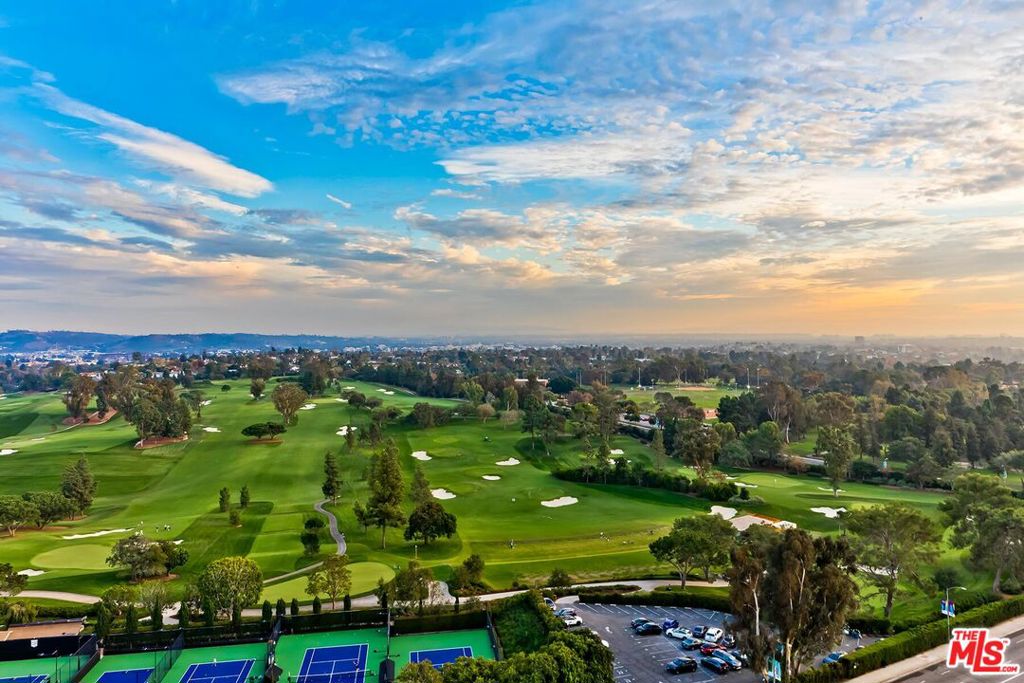 2220 Avenue Of The Stars 1706