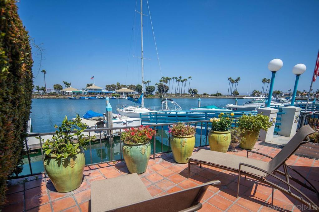 37 Antigua Ct