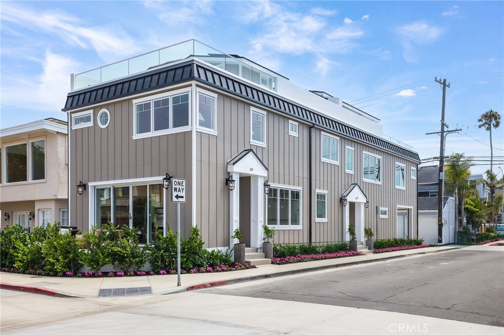 825 W Bay Avenue A