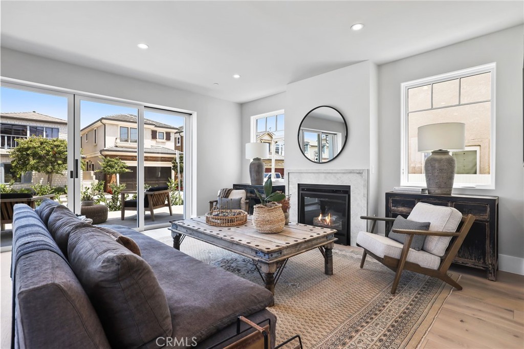 825 W Bay Avenue A