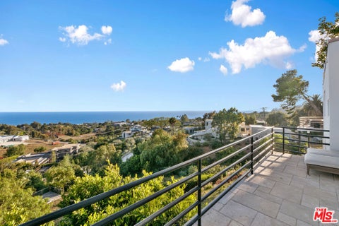 Photo of 30112 Cuthbert Road, Malibu, CA 90265 (MLS # 26860303)
