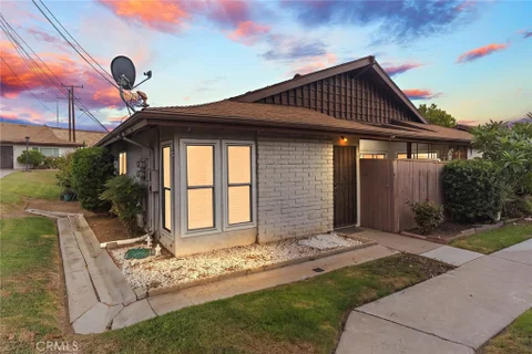 1800 E Heim Ave, Orange, CA 92865 - MLS#: IV26212784
