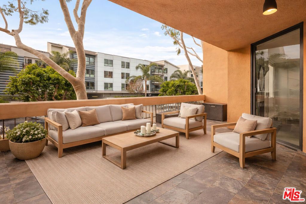 Photo of 740 N Kings Road #102, West Hollywood, CA 90069 (MLS # 26641781)