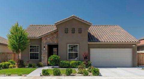 Photo of 3317 Whispering Forest Lane, Shafter, CA 93263 (MLS # V1-35693)