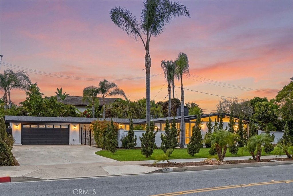 221 S Gilbert
