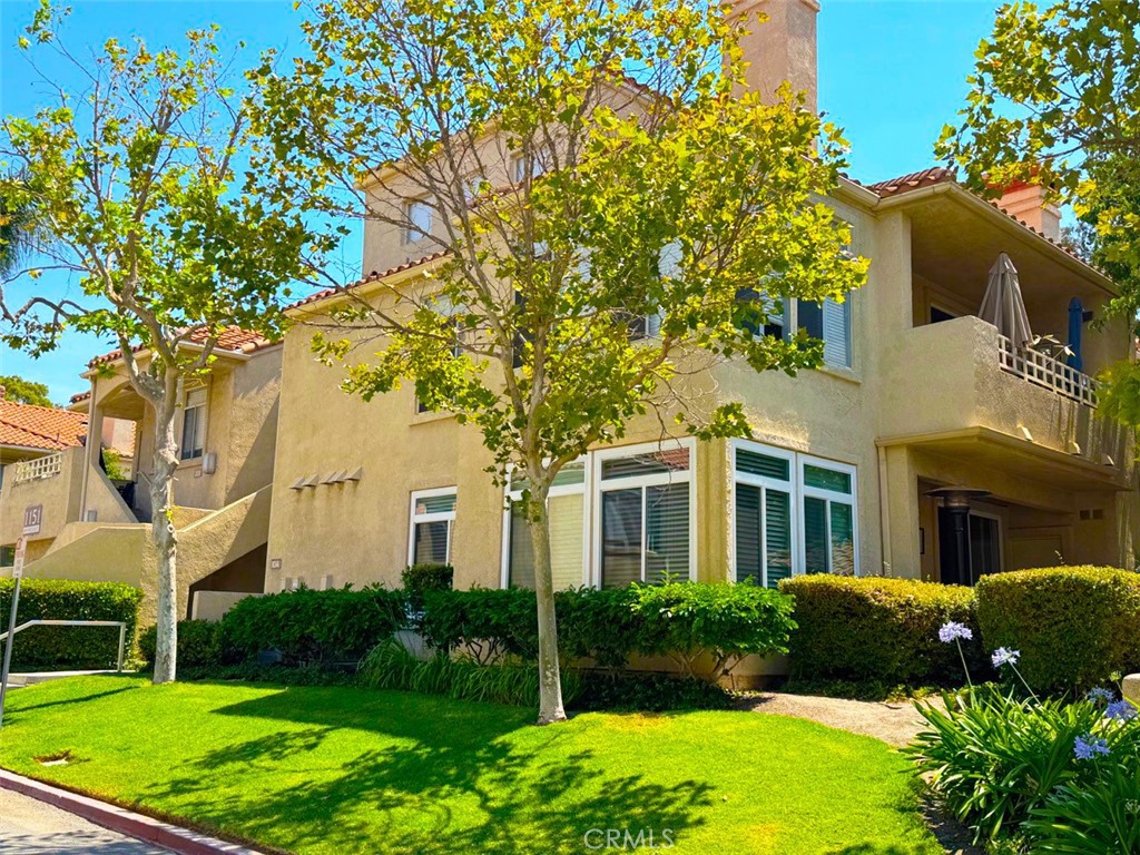 Welcome to your new home in the highly desirable Sierra Del Oro community – a safe, clean neighborhood known for its low traffic, great schools, and abundant hiking trails. This rare ground-level, single-story end unit offers the perfect blend of comfort, style, and privacy.
Step inside to a bright open floor plan flooded with natural light from multiple new windows, complemented by privacy shades and the quiet seclusion of an end-unit location. The remodeled kitchen is a standout, featuring quartz countertops, under-cabinet lighting, subway tile backsplash, and ample cabinetry – a space designed for both style and function. The home boasts laminate flooring throughout the kitchen and family room and tile in the bathrooms for easy upkeep. Your living area opens to a small private patio, perfect for morning coffee or unwinding after work.
One of the most unique features in this community is the expanded garage design – nearly attached, with private entries on both sides (front door on one side, garage door on the other), providing exceptional convenience. The garage includes overhead storage for all your extras.
Washer, dryer, and refrigerator are not included, but the home offers easy access for full-size appliances. Pets are considered with an additional deposit. Please call or message Kevin Spiro to schedule a viewing. The home is currently occupied, so an appointment is required.
This is more than a rental – it’s a lifestyle in one of Corona’s most sought-after neighborhoods. Don’t miss your chance to make it yours!