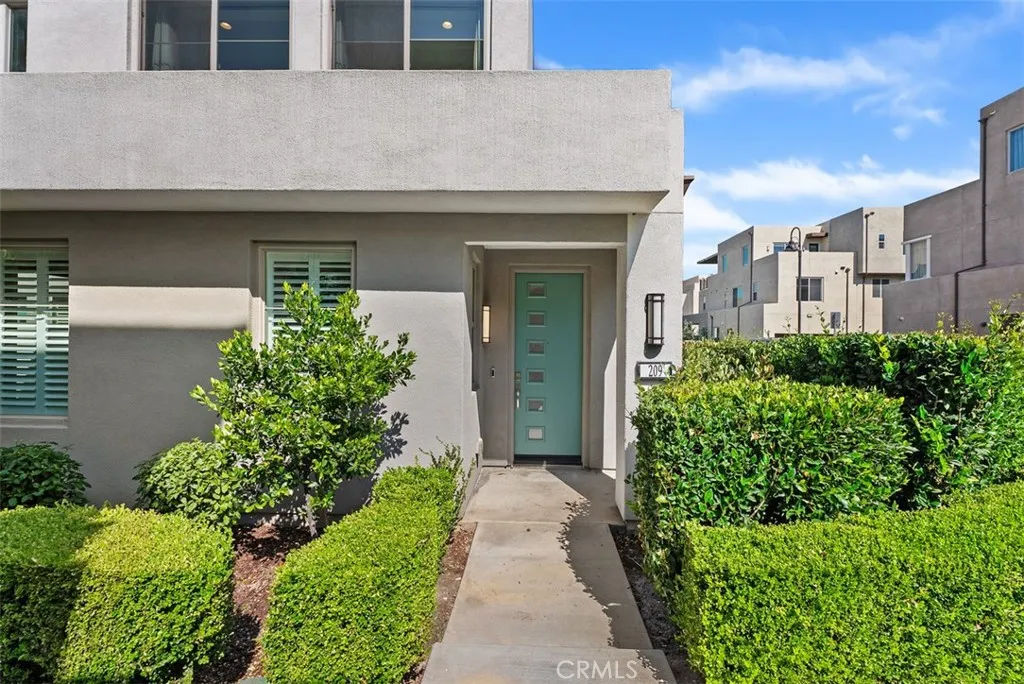 Irvine, California 92618, United States, 3 Bedrooms Bedrooms, ,3 BathroomsBathrooms,Residential,Active,194076