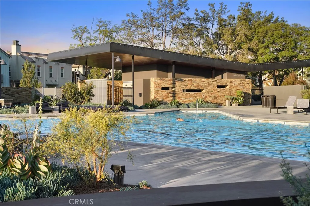 Irvine, California 92618, United States, 3 Bedrooms Bedrooms, ,3 BathroomsBathrooms,Residential,Active,194076