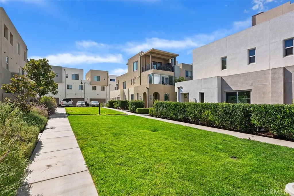 Irvine, California 92618, United States, 3 Bedrooms Bedrooms, ,3 BathroomsBathrooms,Residential,Active,194076