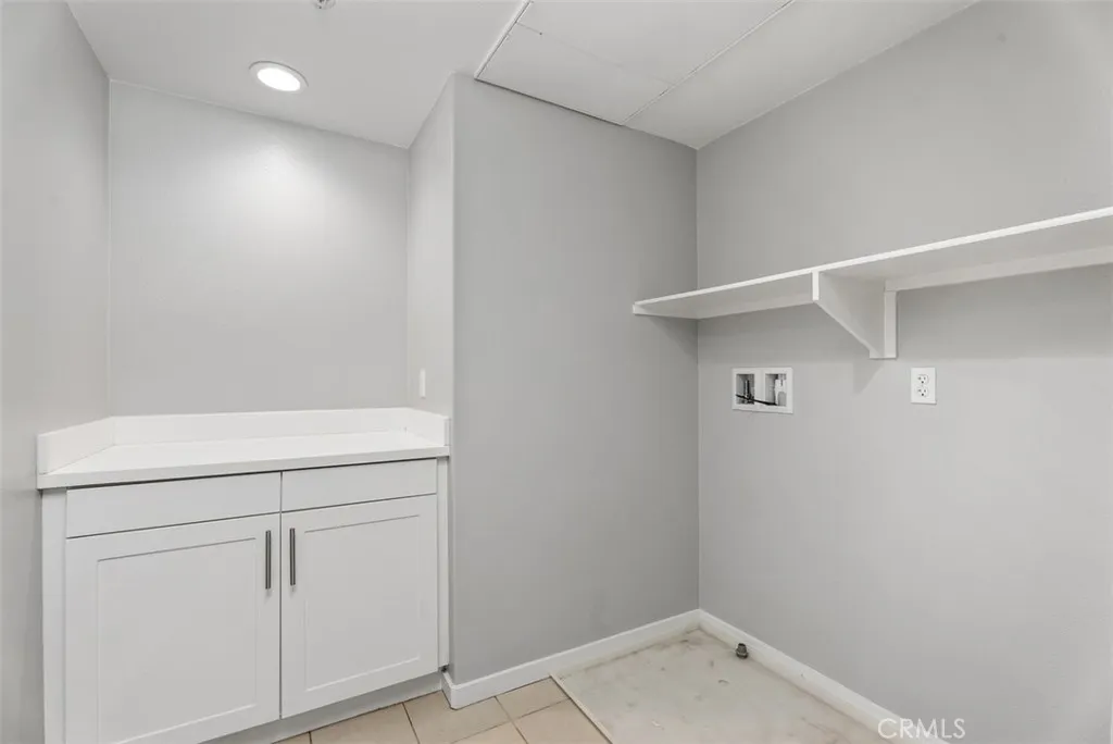 Irvine, California 92618, United States, 3 Bedrooms Bedrooms, ,3 BathroomsBathrooms,Residential,Active,194076